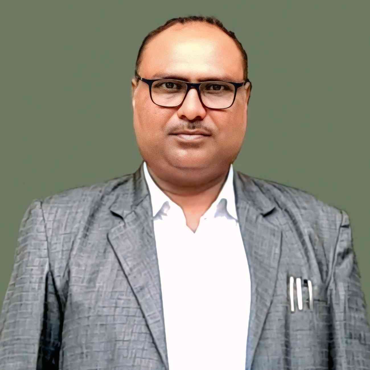 Puran Maurya, Advocate